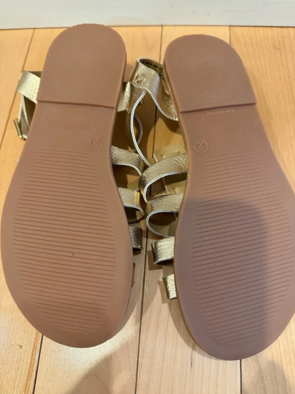 Gap kids gold metallic sandal size 2